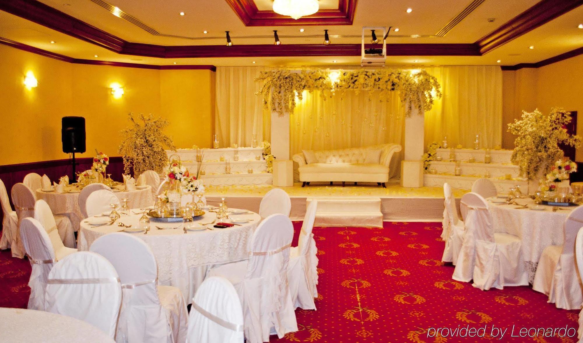Al Bustan Centre & Residence Дубай Екстериор снимка